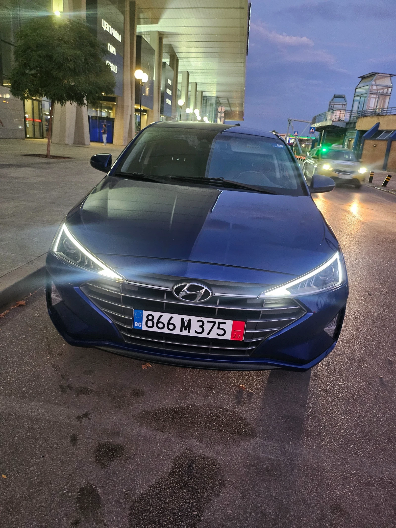 Hyundai Elantra 1.6 ГАЗ ТЕЧНА ФАЗА, снимка 2 - Автомобили и джипове - 55565171