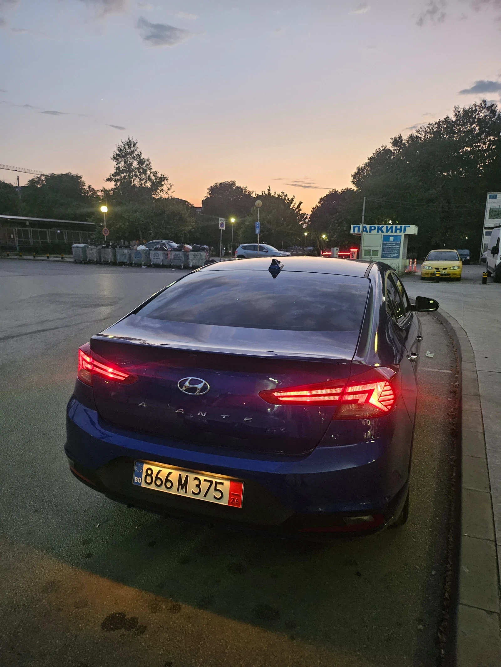 Hyundai Elantra 1.6 ГАЗ ТЕЧНА ФАЗА, снимка 4 - Автомобили и джипове - 55565171