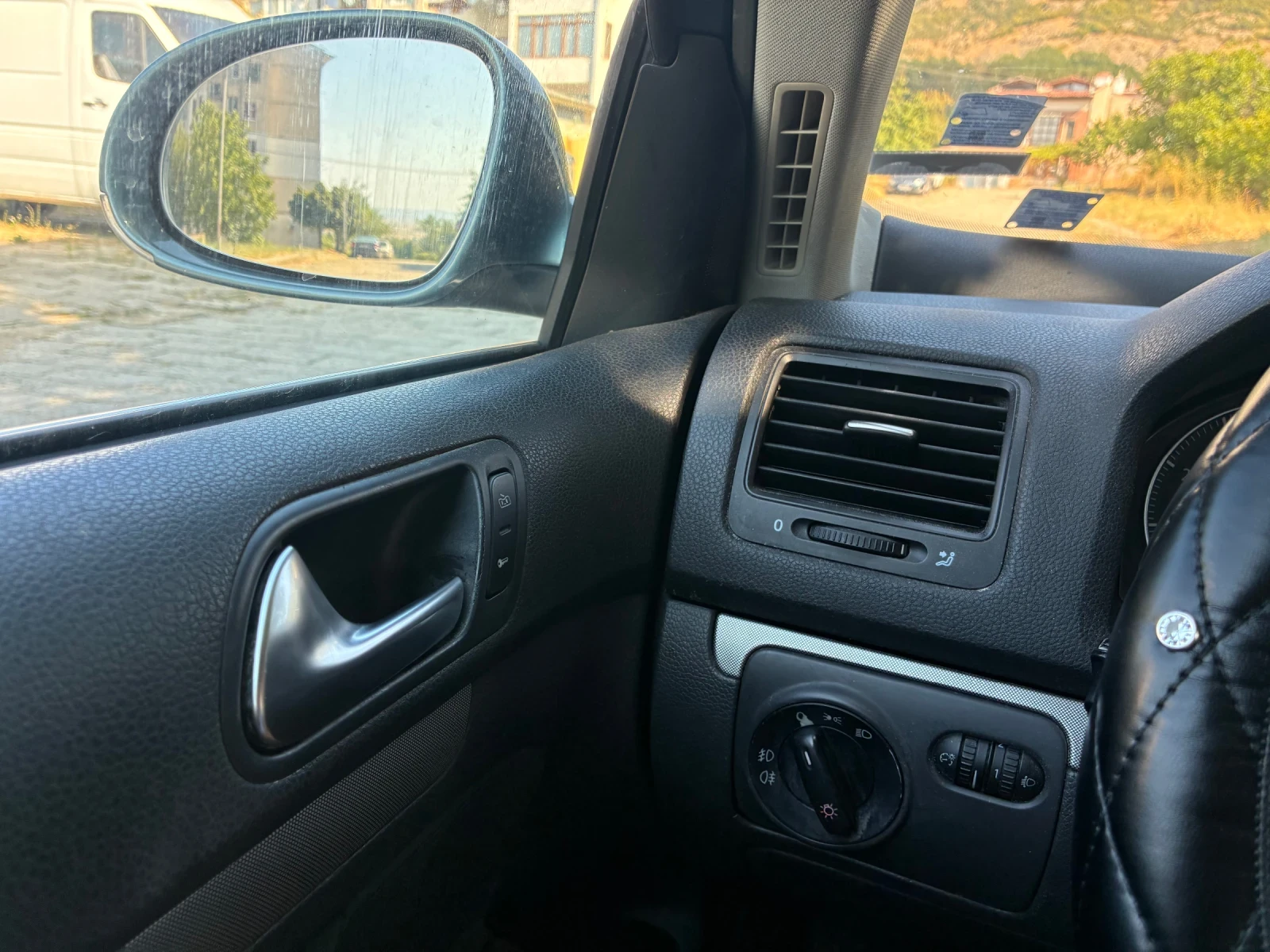 VW Jetta, снимка 11 - Автомобили и джипове - 55671092