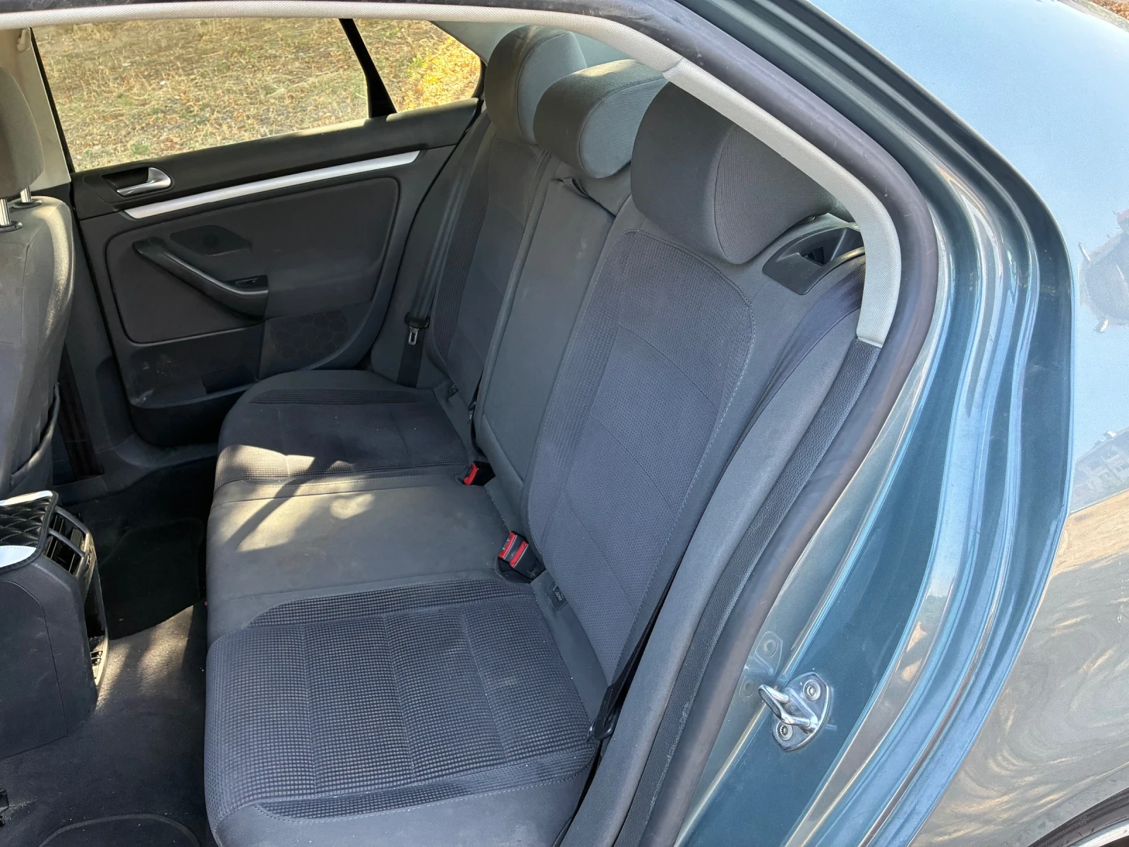 VW Jetta, снимка 8 - Автомобили и джипове - 55671092