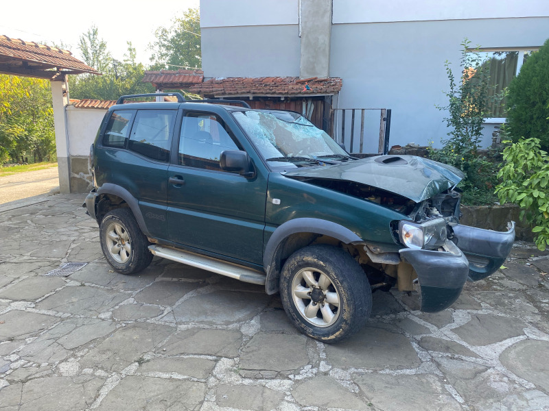 Nissan Terrano 2700, снимка 3 - Автомобили и джипове - 46365513