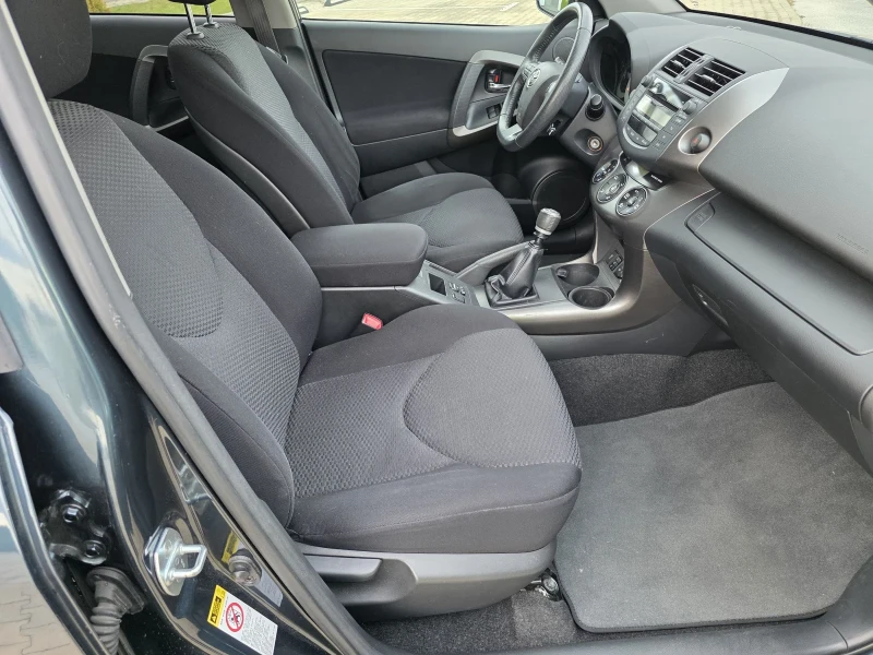 Toyota Rav4 2.0i 4x4 SWISS EDITION 115000km, снимка 9 - Автомобили и джипове - 52645963