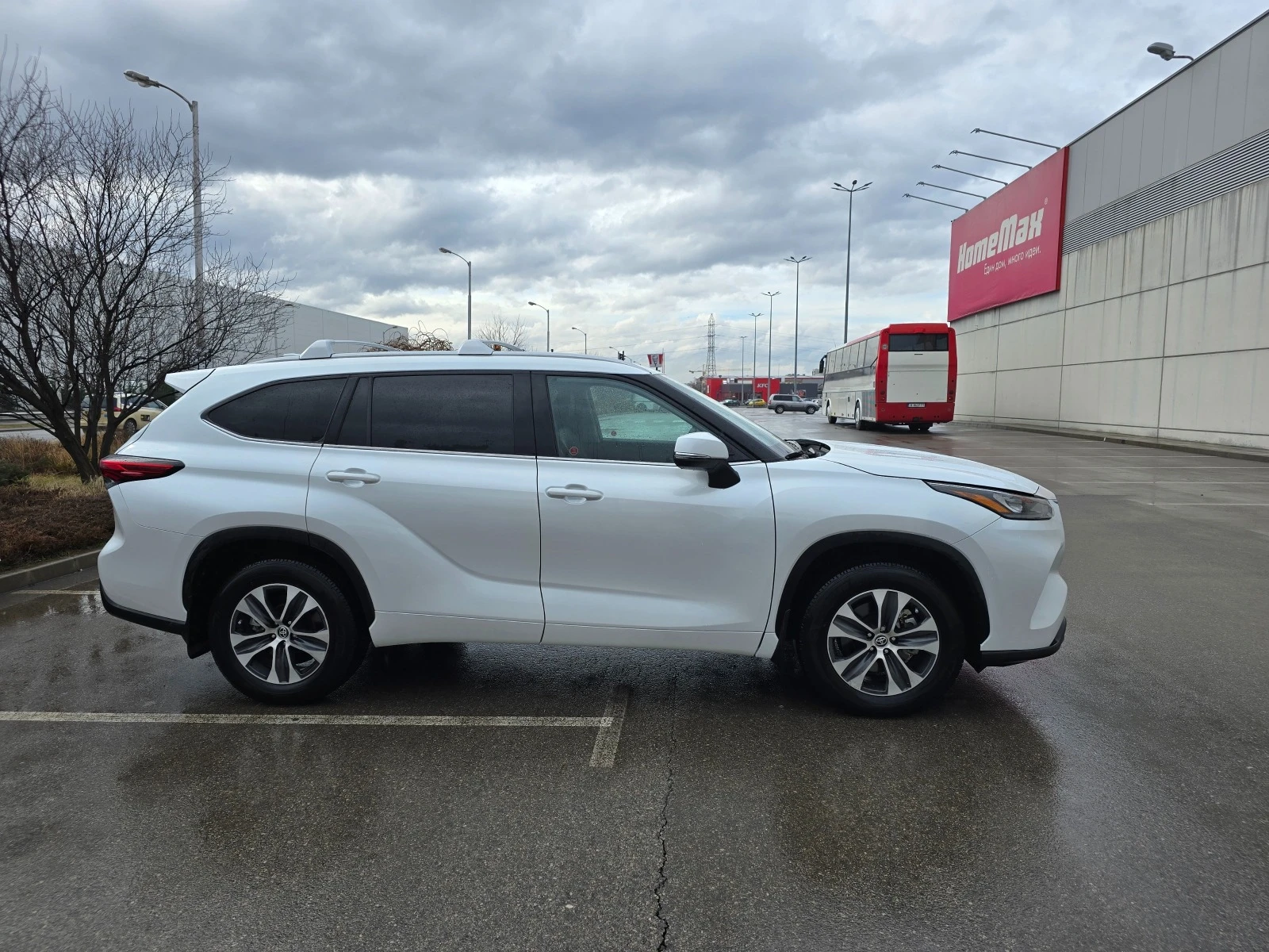 Toyota Highlander XLE AWD V6 - изображение 8