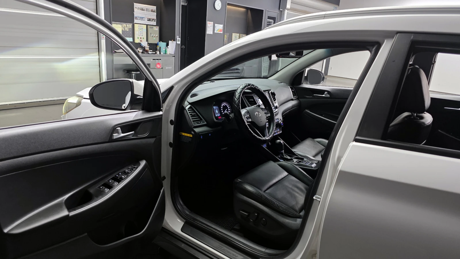 Hyundai Tucson 2.0 2WD MODERN - изображение 9