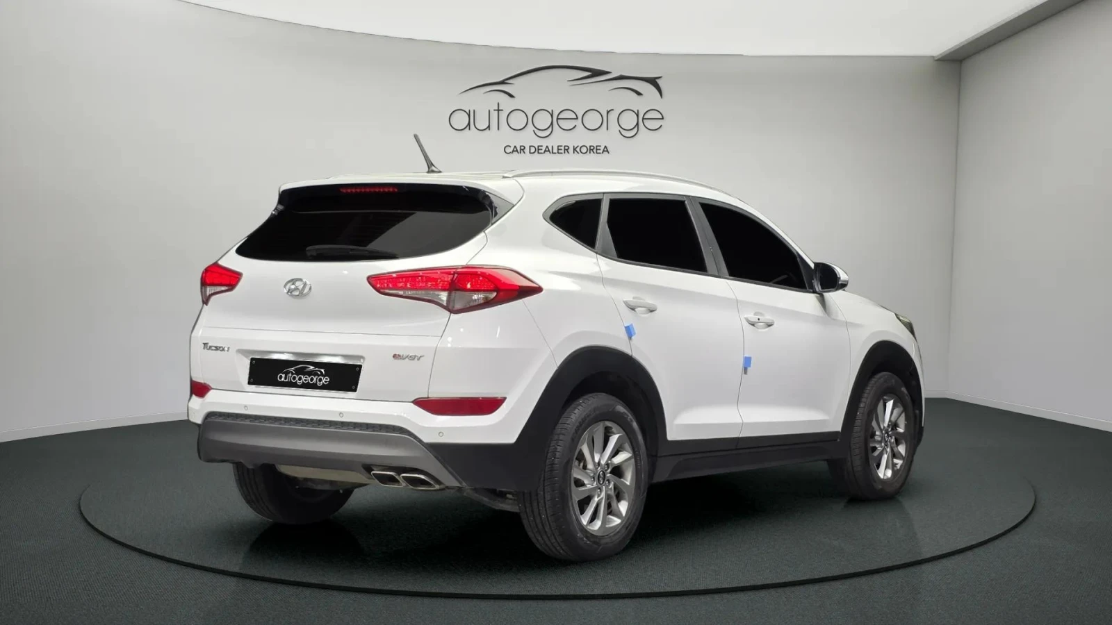 Hyundai Tucson 2.0 2WD MODERN - изображение 2