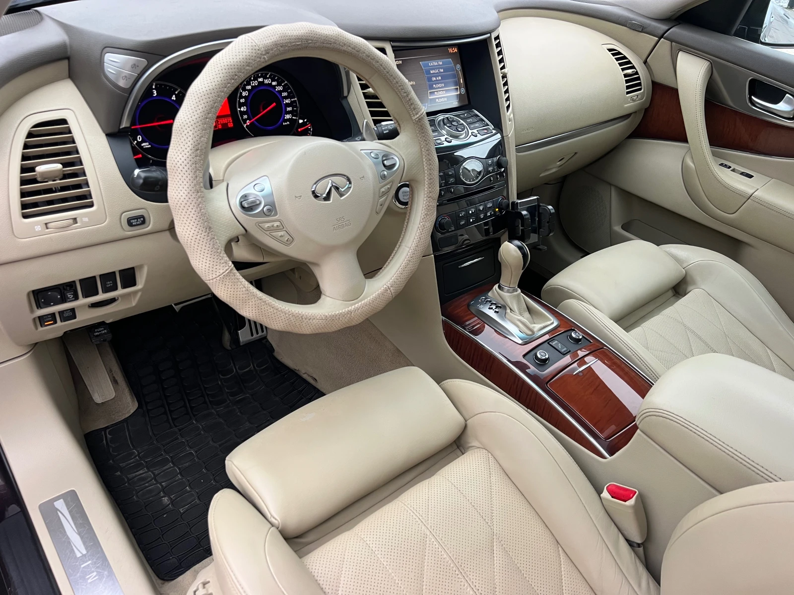 Infiniti Fx 30 ds PREMIUM/XENON/NAVI/KAMERA/PODGREV/KOJA/FULL/MAX - изображение 10