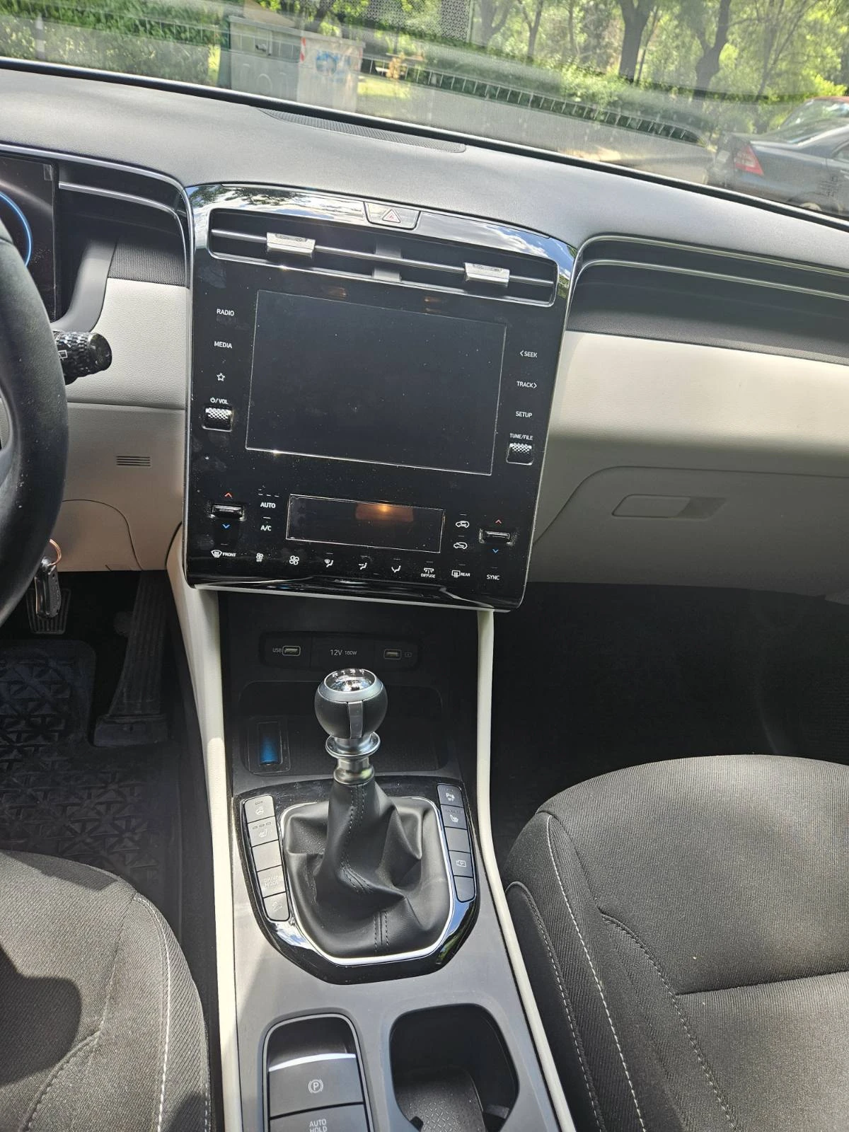 Hyundai Tucson, снимка 7 - Автомобили и джипове - 53623827