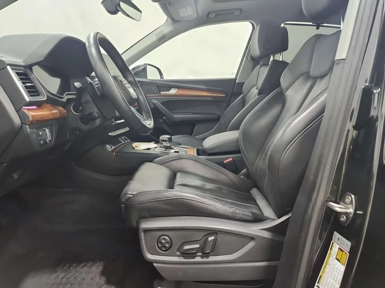 Audi Q5  TECHNIK / DISTRONIC / MATRIX / ОБДУХВАНЕ /360/B&O, снимка 5 - Автомобили и джипове - 53866927