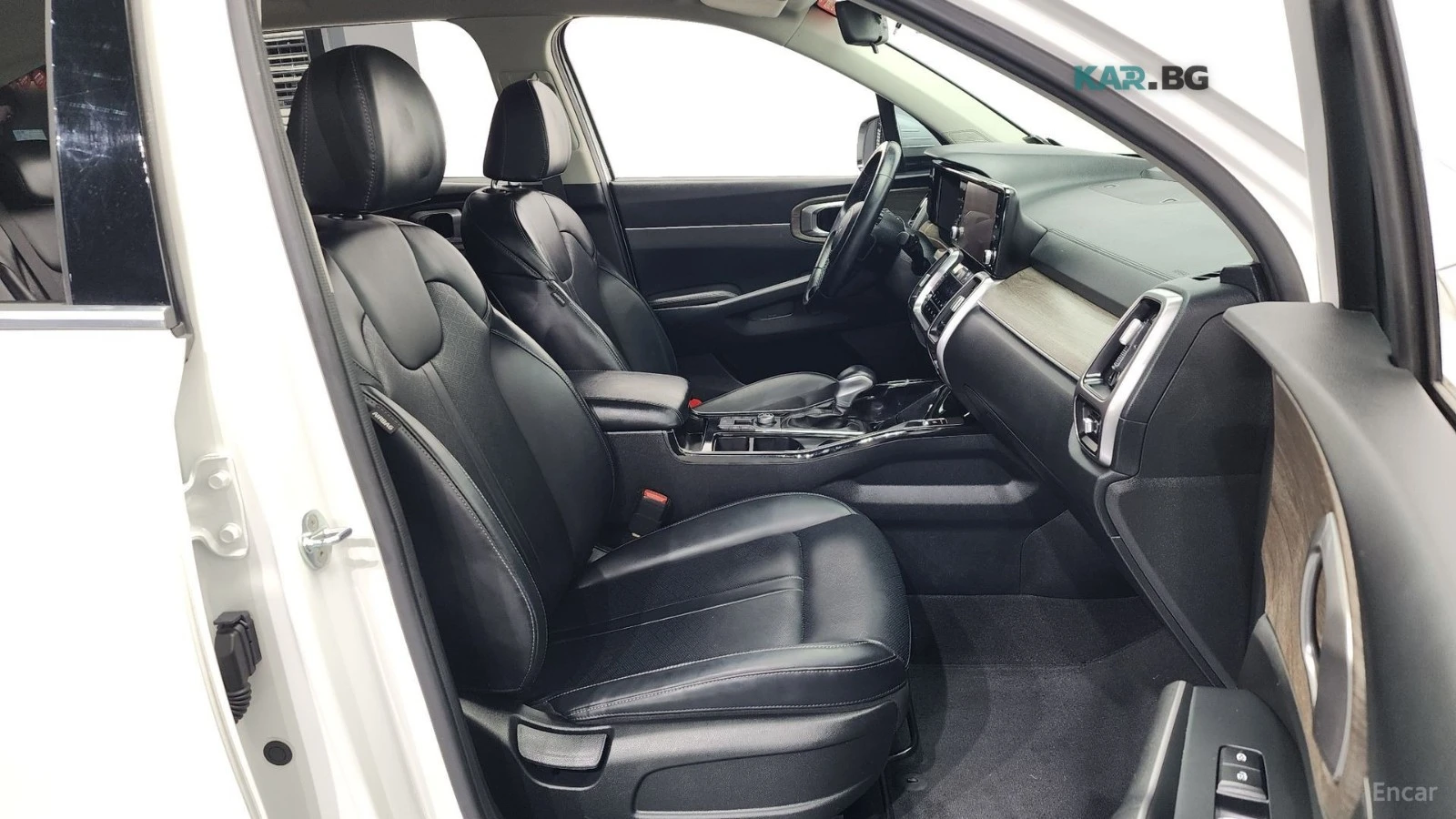 Kia Sorento TRENDY* 2.2D* ПОДГРЕВ* КАМЕРА* KEYLESS* L* ASSIST*, снимка 9 - Автомобили и джипове - 55029926