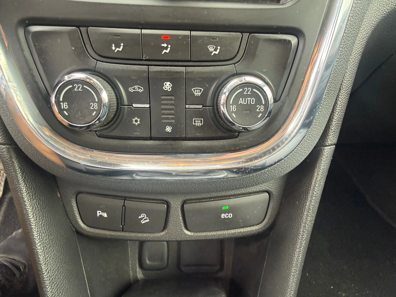 Opel Mokka, снимка 8 - Автомобили и джипове - 55415524