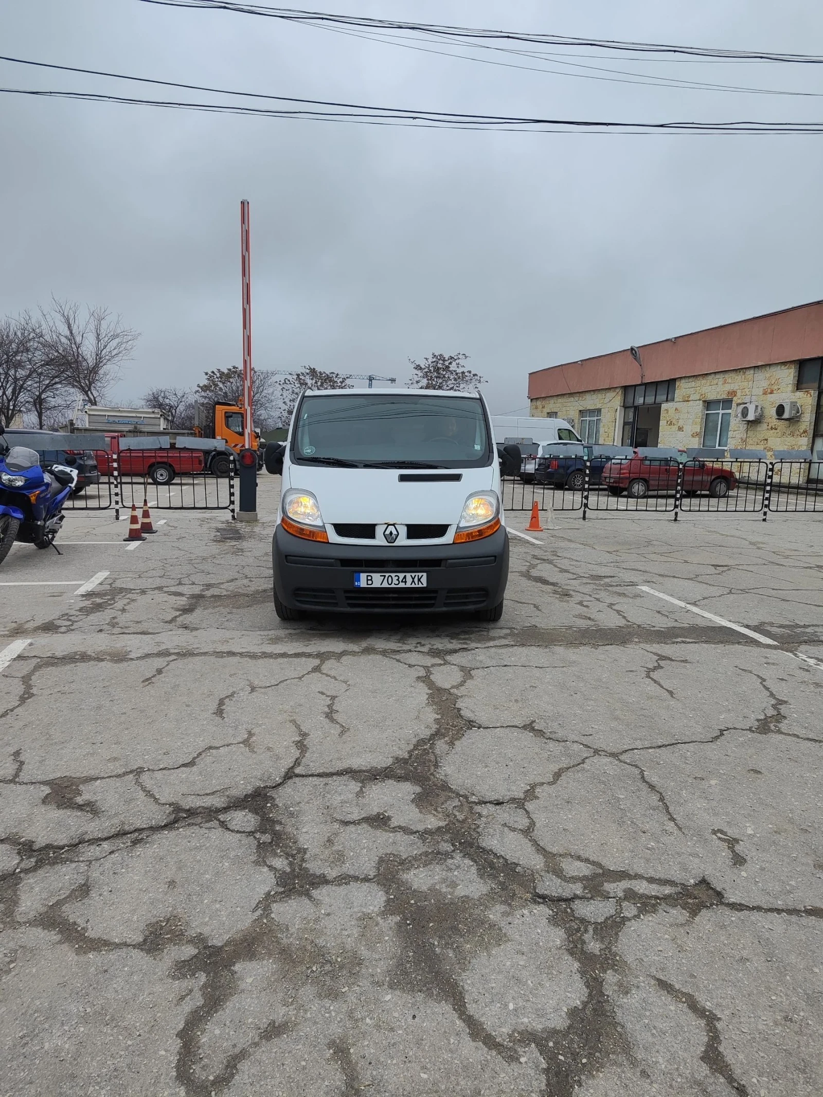Renault Trafic, снимка 3 - Бусове и автобуси - 54544590