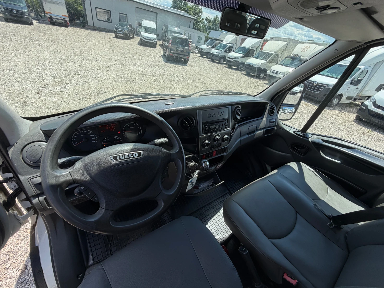 Iveco Daily 3.0!ТРИСТРАНЕН-САМОСВАЛ!7МЕСТА!181ХКМ!, снимка 17 - Бусове и автобуси - 55280298