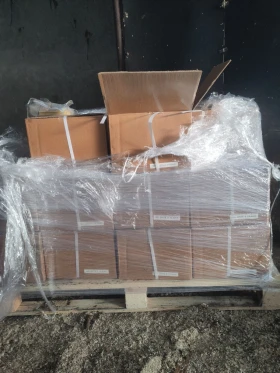 Gaz 66 4 бр Гуми, задни полуоски и много резервни части , снимка 8