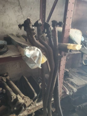 Gaz 66 4 бр Гуми, задни полуоски и много резервни части , снимка 7