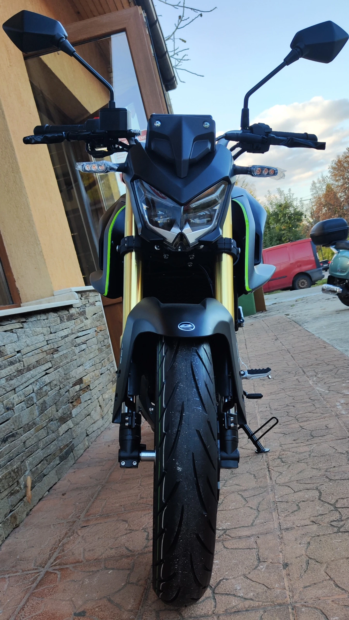 QJMotor SRK 125 S , снимка 12 - Мотоциклети и мототехника - 56544800