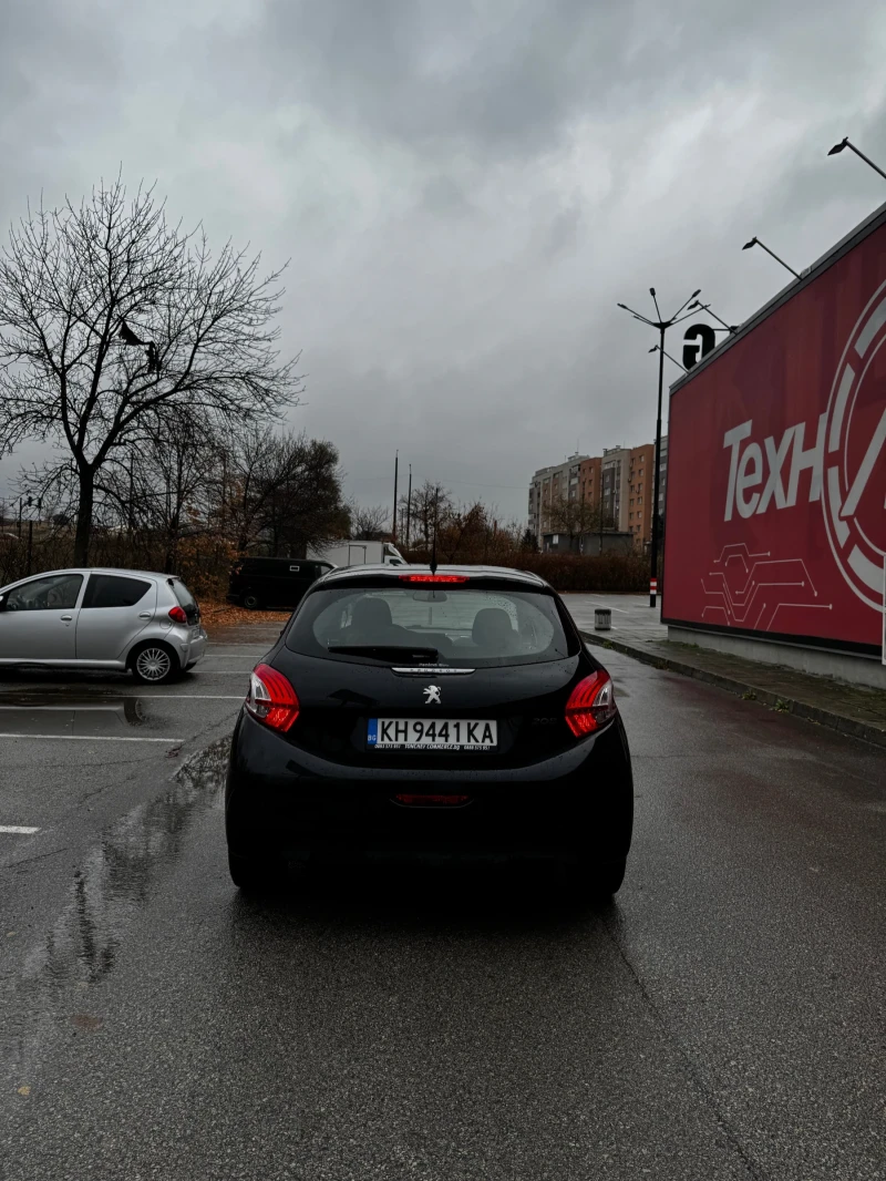 Peugeot 208, снимка 2 - Автомобили и джипове - 47958800