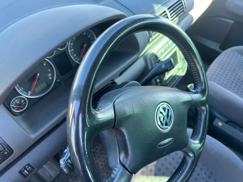 VW Sharan 1.8 Turbo , снимка 10 - Автомобили и джипове - 48103211