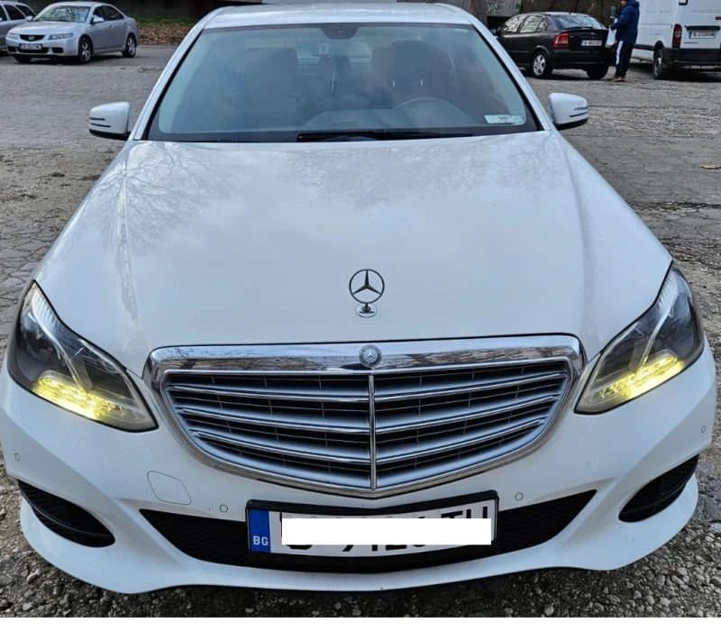 Mercedes-Benz E 220 Bluetec, снимка 1 - Автомобили и джипове - 48648315