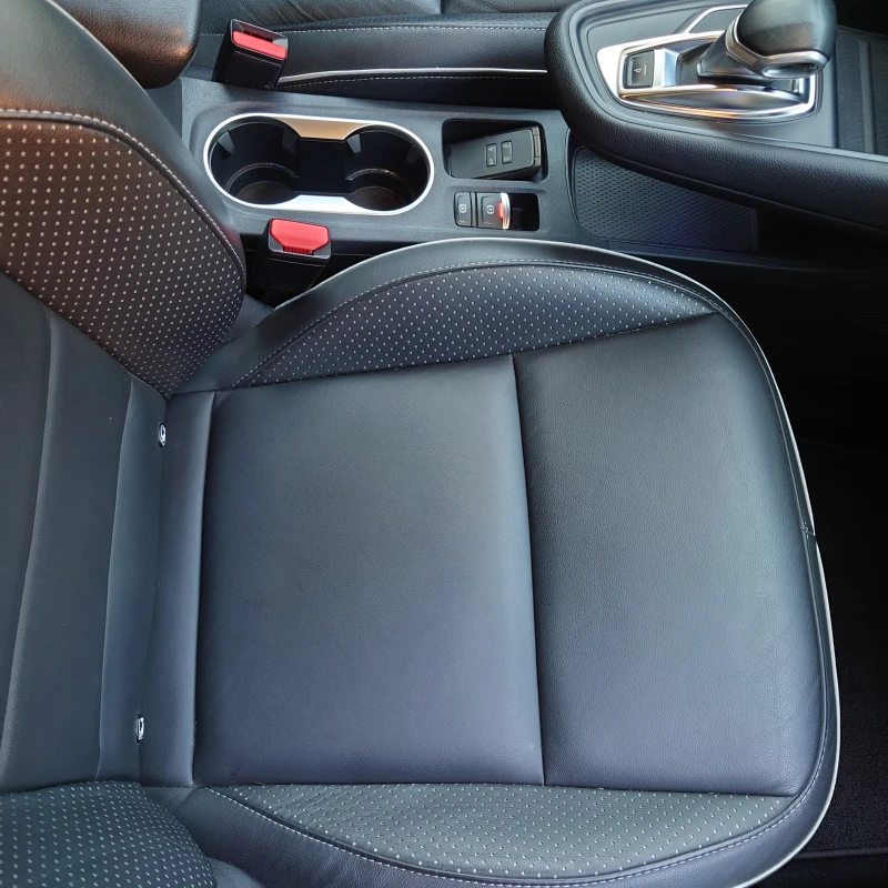 Renault Captur, снимка 8 - Автомобили и джипове - 52537938