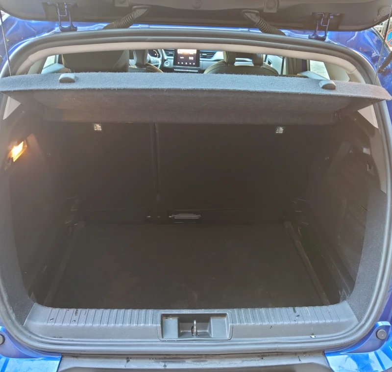 Renault Captur, снимка 5 - Автомобили и джипове - 52537938