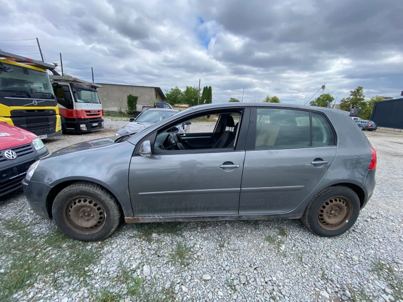 VW Golf 1.6 102к.с, снимка 2 - Автомобили и джипове - 51419875