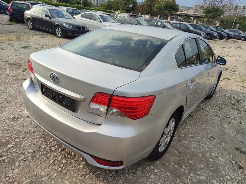 Toyota Avensis 2.0 D седан, снимка 6 - Автомобили и джипове - 51815783