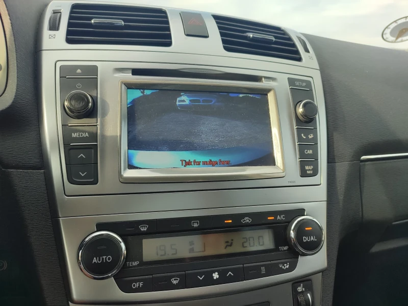 Toyota Avensis 2.0 D седан, снимка 10 - Автомобили и джипове - 51815783