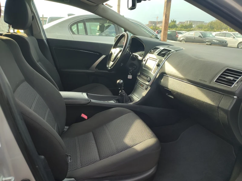 Toyota Avensis 2.0 D седан, снимка 12 - Автомобили и джипове - 51815783