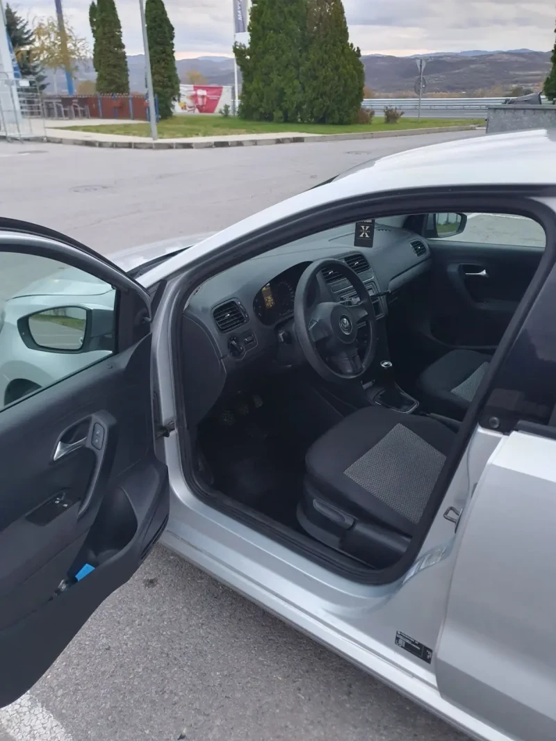 VW Polo, снимка 5 - Автомобили и джипове - 52370461