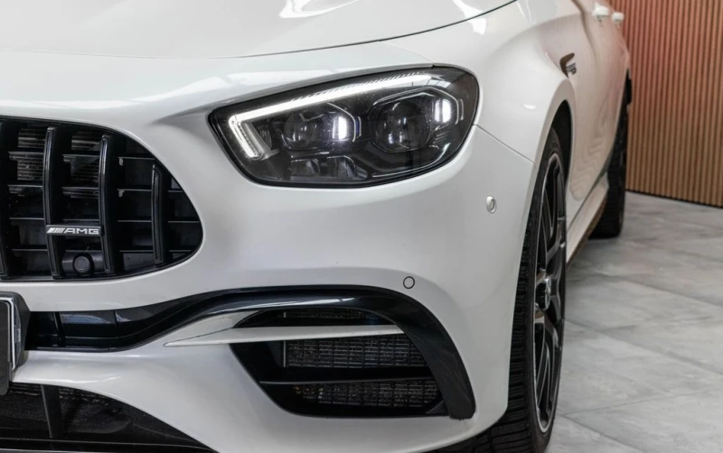Mercedes-Benz E 63 AMG S 4Matic+ , снимка 4 - Автомобили и джипове - 52490008