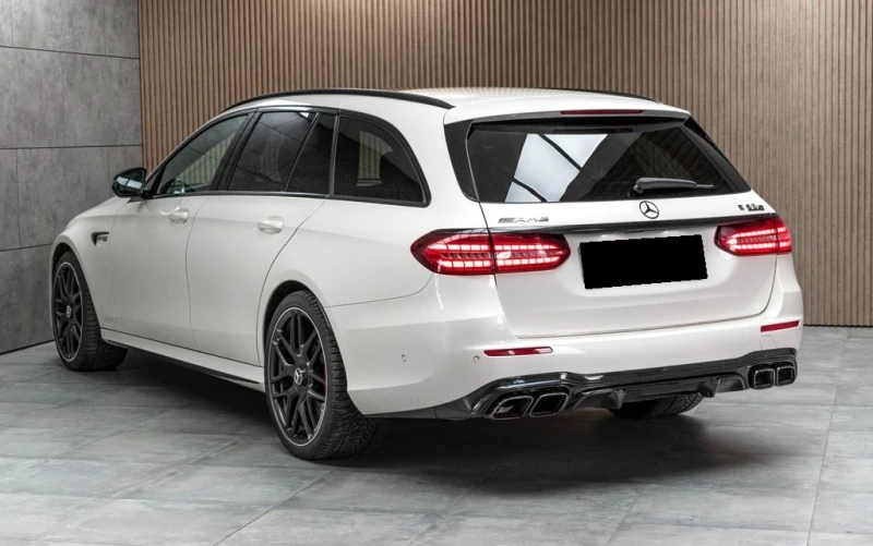 Mercedes-Benz E 63 AMG S 4Matic+ , снимка 2 - Автомобили и джипове - 52490008