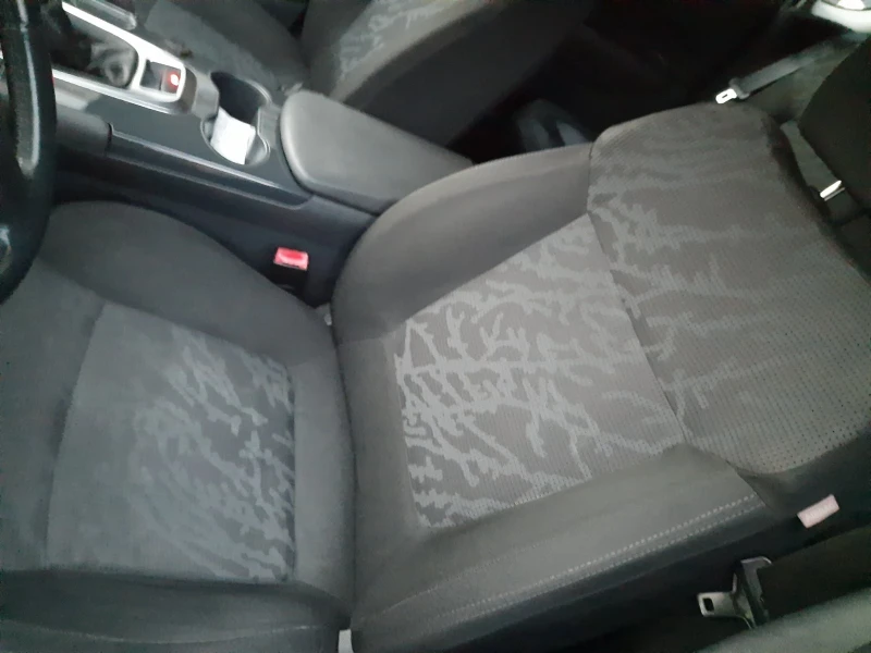 Peugeot 3008 1.6 ДИЗЕЛ, снимка 11 - Автомобили и джипове - 52514985