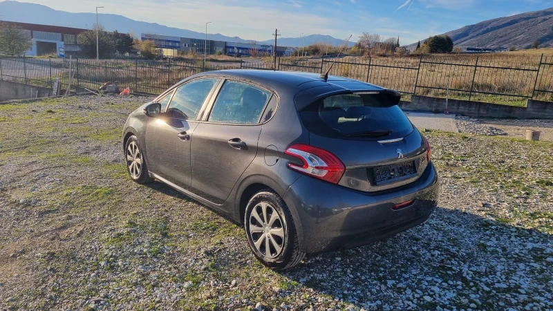 Peugeot 208 1.4HDI , снимка 7 - Автомобили и джипове - 52526909