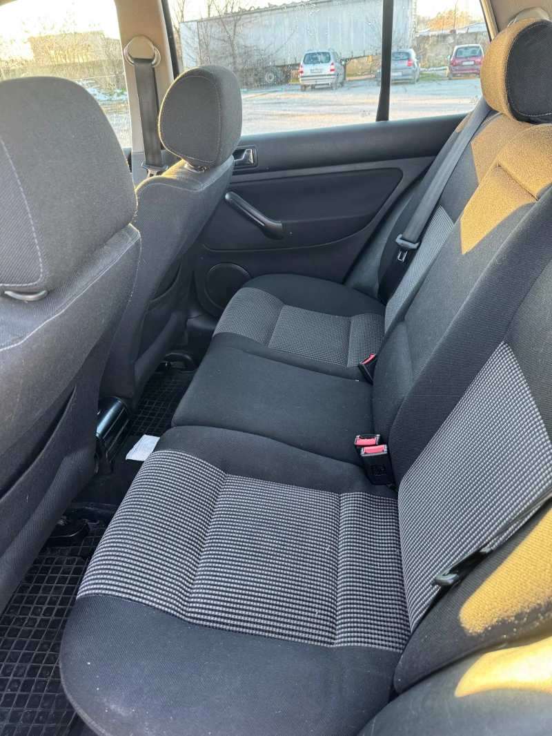 VW Golf, снимка 8 - Автомобили и джипове - 52930210