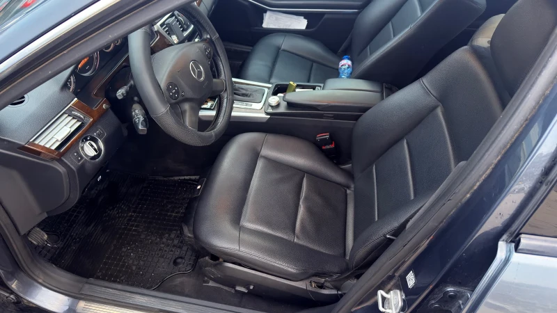 Mercedes-Benz E 220, снимка 6 - Автомобили и джипове - 53205977