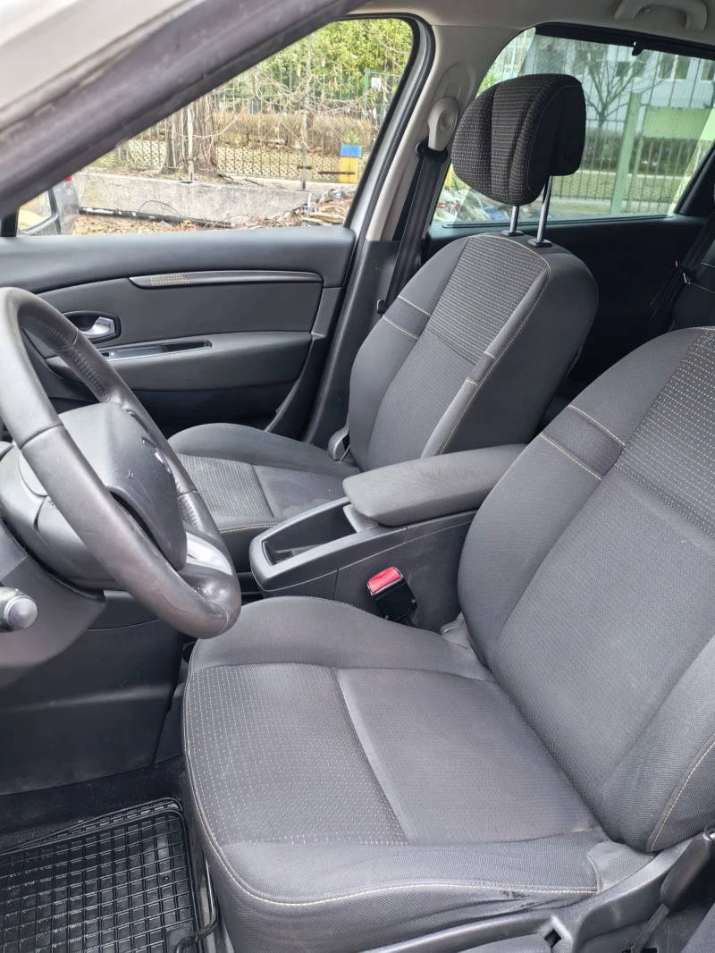 Renault Scenic 1.9DCi, снимка 8 - Автомобили и джипове - 53303097