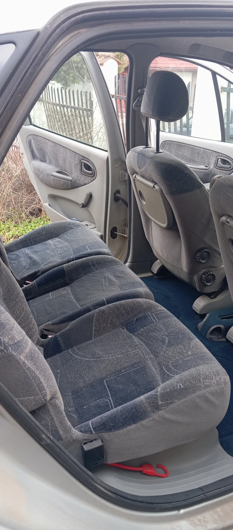 Renault Megane Scenic, снимка 5 - Автомобили и джипове - 53307687