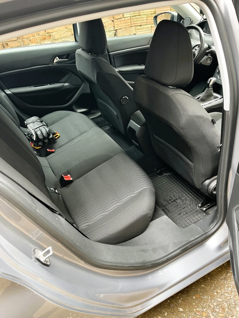 Peugeot 308 ACTIVE 1.6 e-HDI, снимка 11 - Автомобили и джипове - 53540567