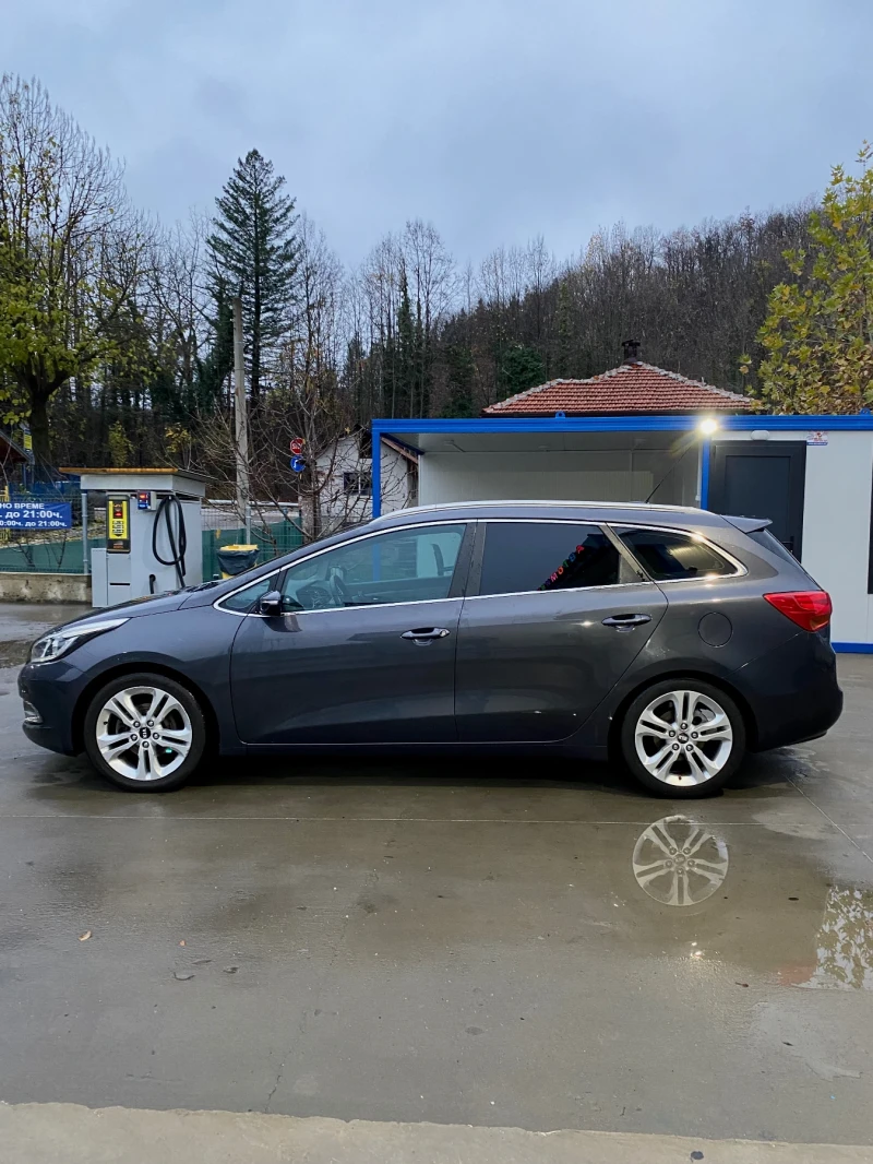 Kia Ceed 1.6 GDi Business/Navi, снимка 4 - Автомобили и джипове - 53566015