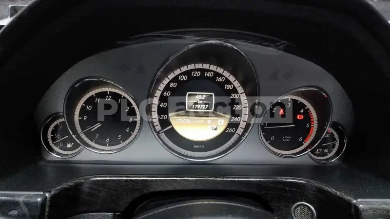 Mercedes-Benz E 220  - изображение 6