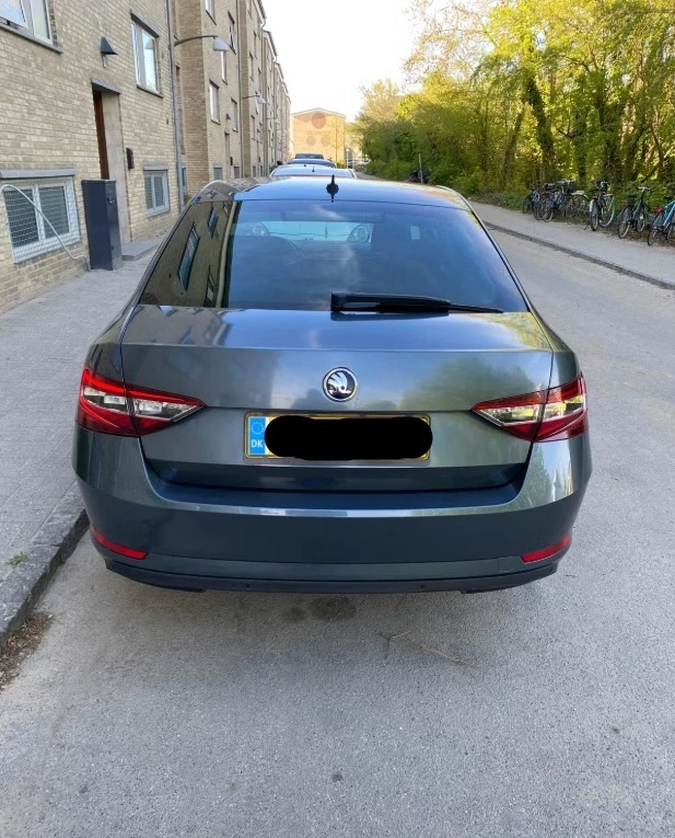 Skoda Superb 2.0 TDI, снимка 2 - Автомобили и джипове - 55144821