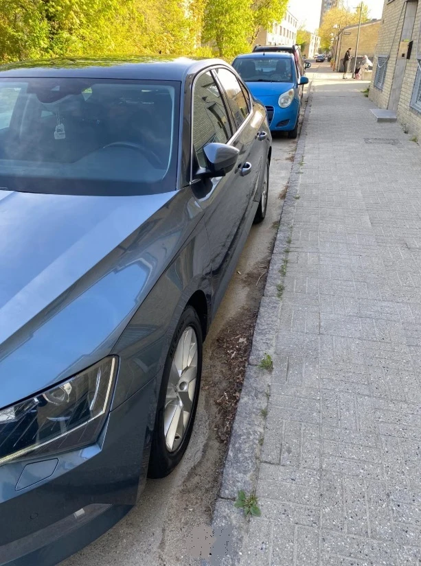 Skoda Superb 2.0 TDI, снимка 4 - Автомобили и джипове - 55144821