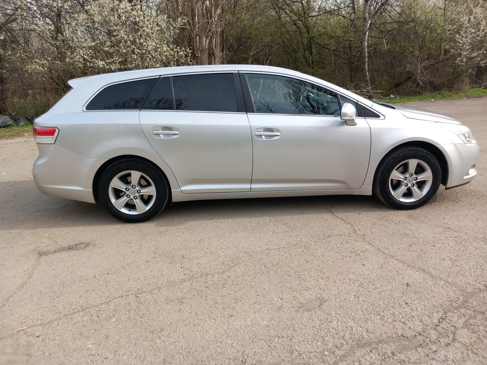 Toyota Avensis 2.0 i АВТОМАТИК ГАЗ - изображение 4