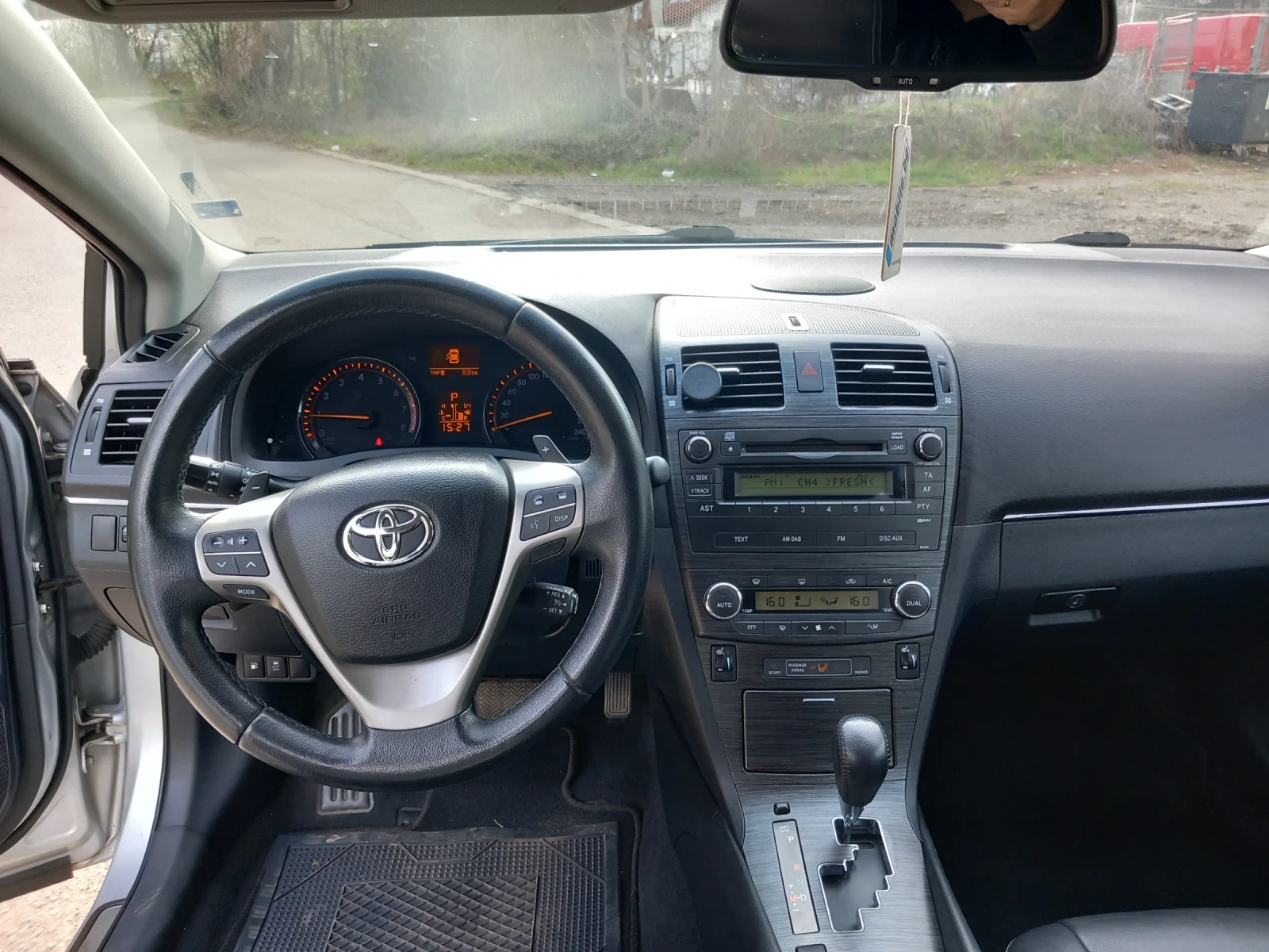 Toyota Avensis 2.0 i АВТОМАТИК ГАЗ - изображение 10