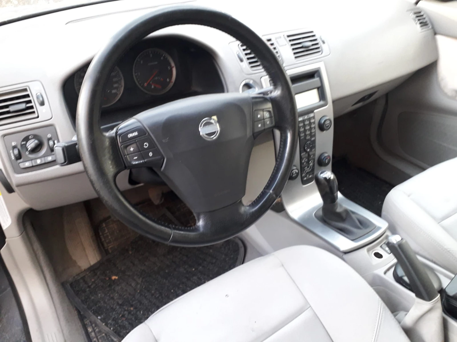 Volvo V50  - изображение 6