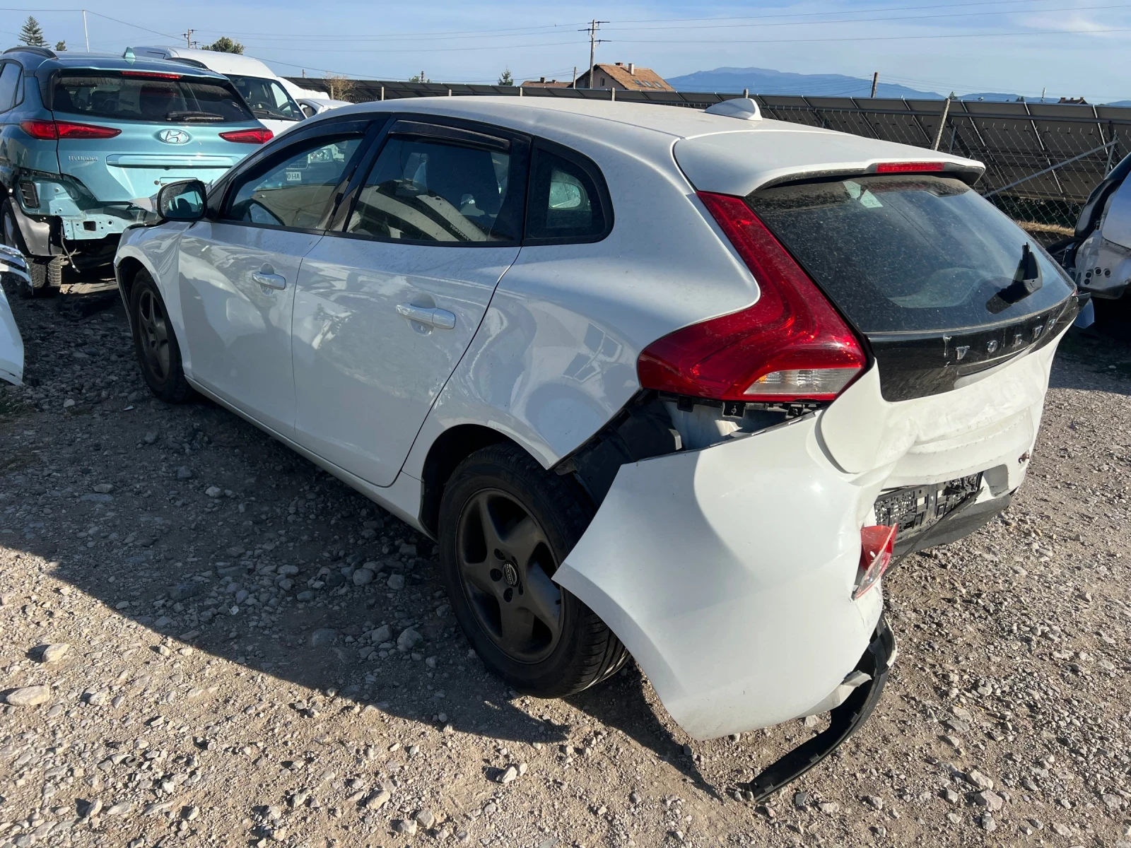 Volvo V40 D2  1.6HDI - изображение 4