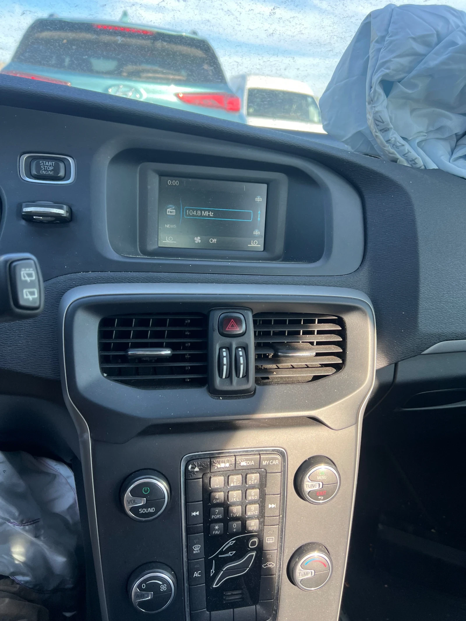 Volvo V40 D2  1.6HDI - изображение 10
