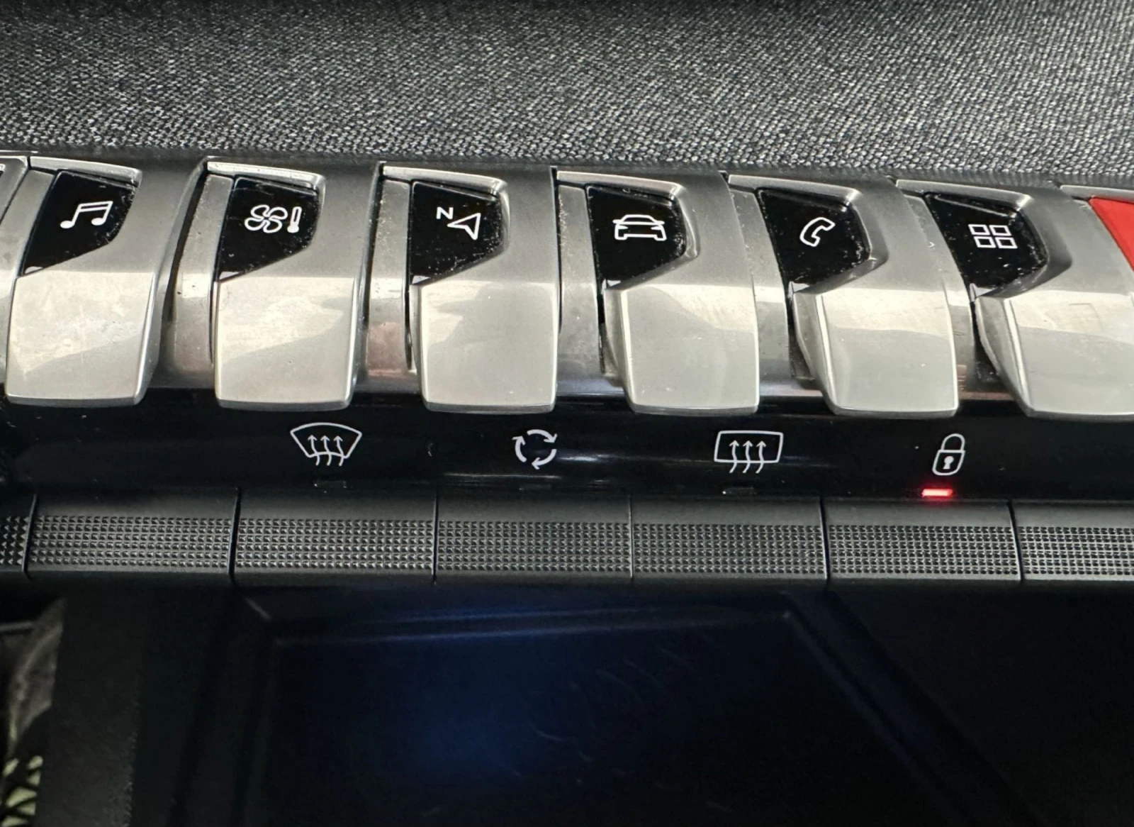 Peugeot 3008 1.6 Hybrid.225 Allure.Kamera.Led.Navi.165kw - изображение 10