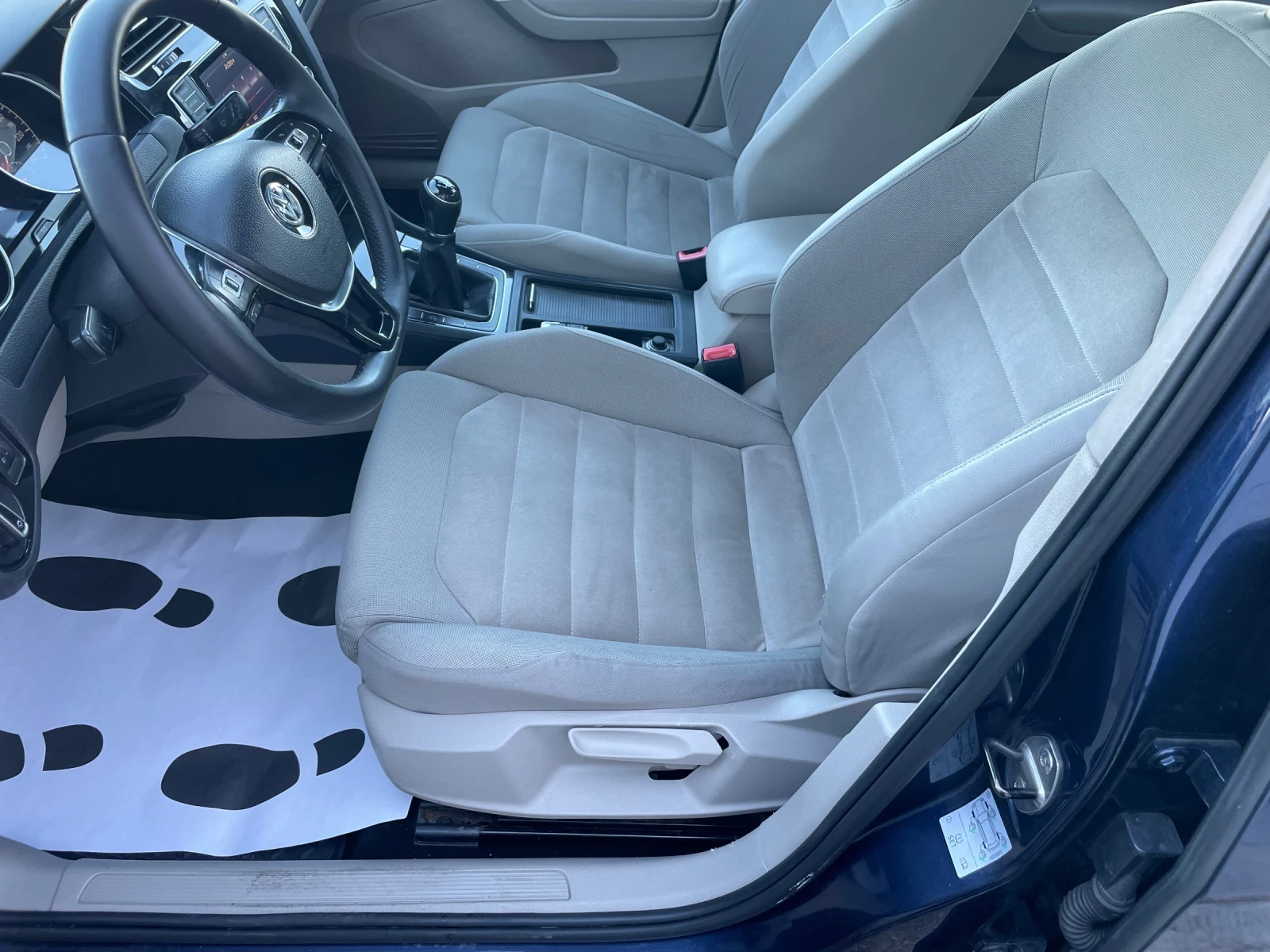 VW Golf 1.6TDI HIGHLINE BLUEMOTION EURO5B, снимка 7 - Автомобили и джипове - 52365685