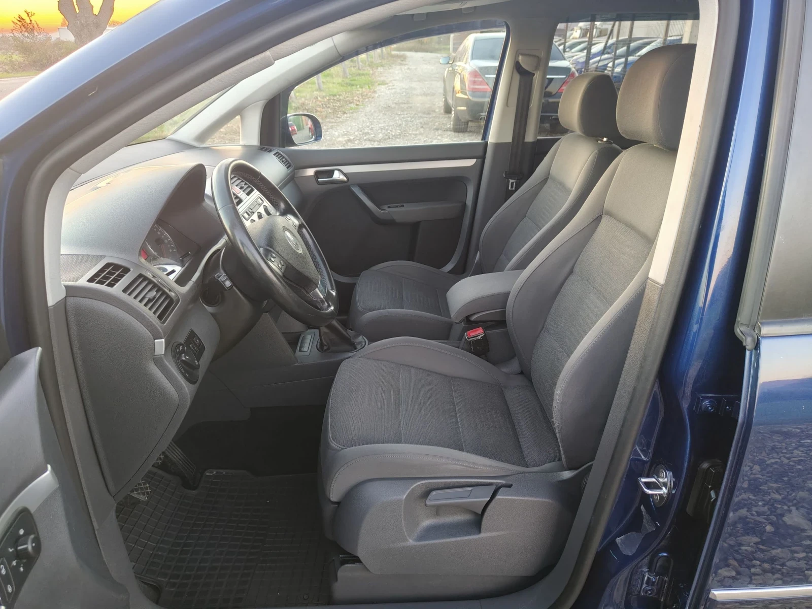 VW Touran 1.9TDI 105 2009  REAL 7  XENON  | Mobile.bg   11